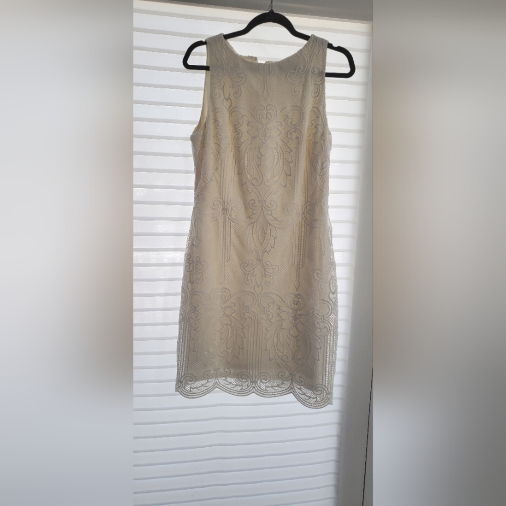 Ralph Lauren sleeveless white sheath dress with paisley crochet overlay, Size 12